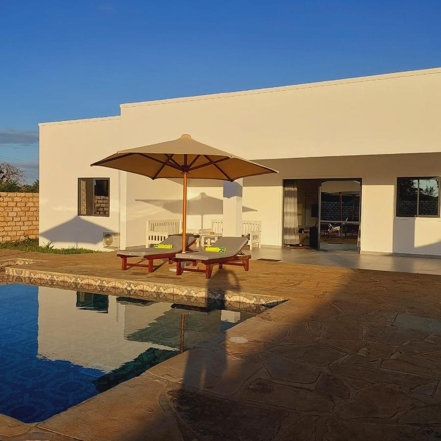 4 U Luxury Bungalows Diani شاطئ دياني المظهر الخارجي الصورة