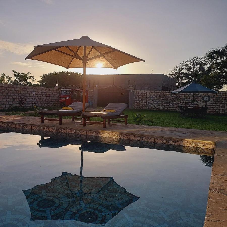 4 U Luxury Bungalows Diani شاطئ دياني المظهر الخارجي الصورة