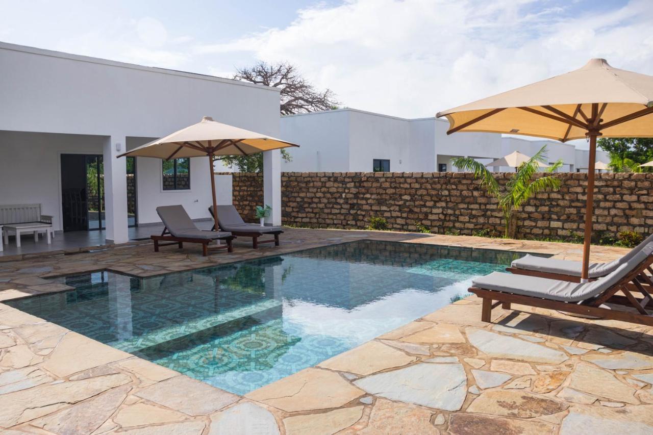 4 U Luxury Bungalows Diani شاطئ دياني المظهر الخارجي الصورة