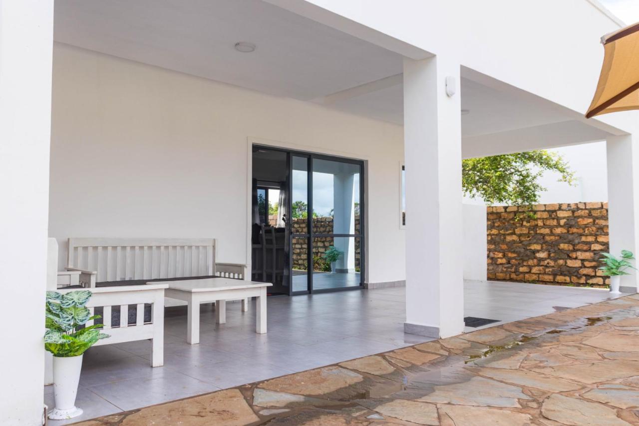 4 U Luxury Bungalows Diani شاطئ دياني المظهر الخارجي الصورة