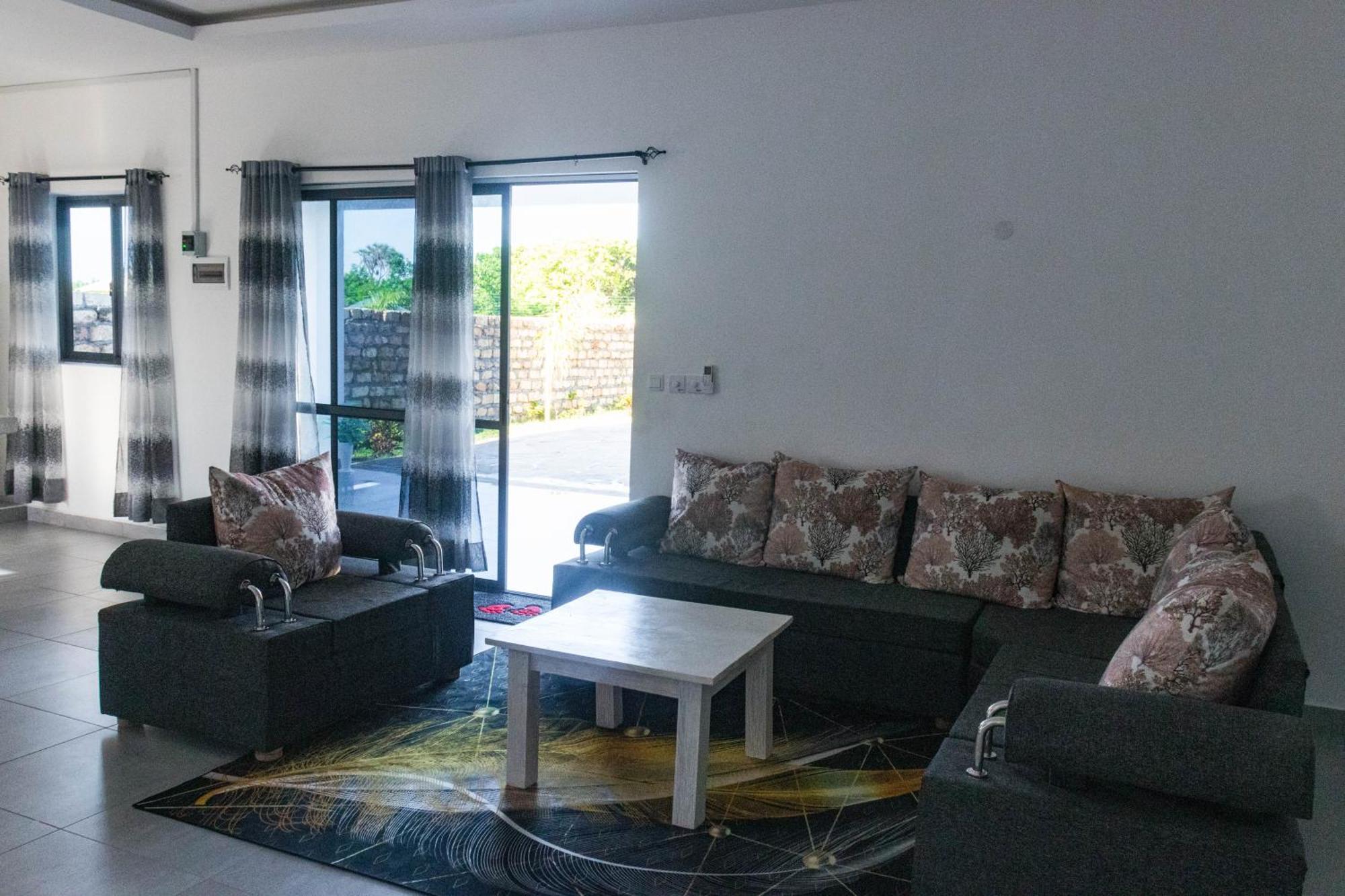 4 U Luxury Bungalows Diani شاطئ دياني المظهر الخارجي الصورة